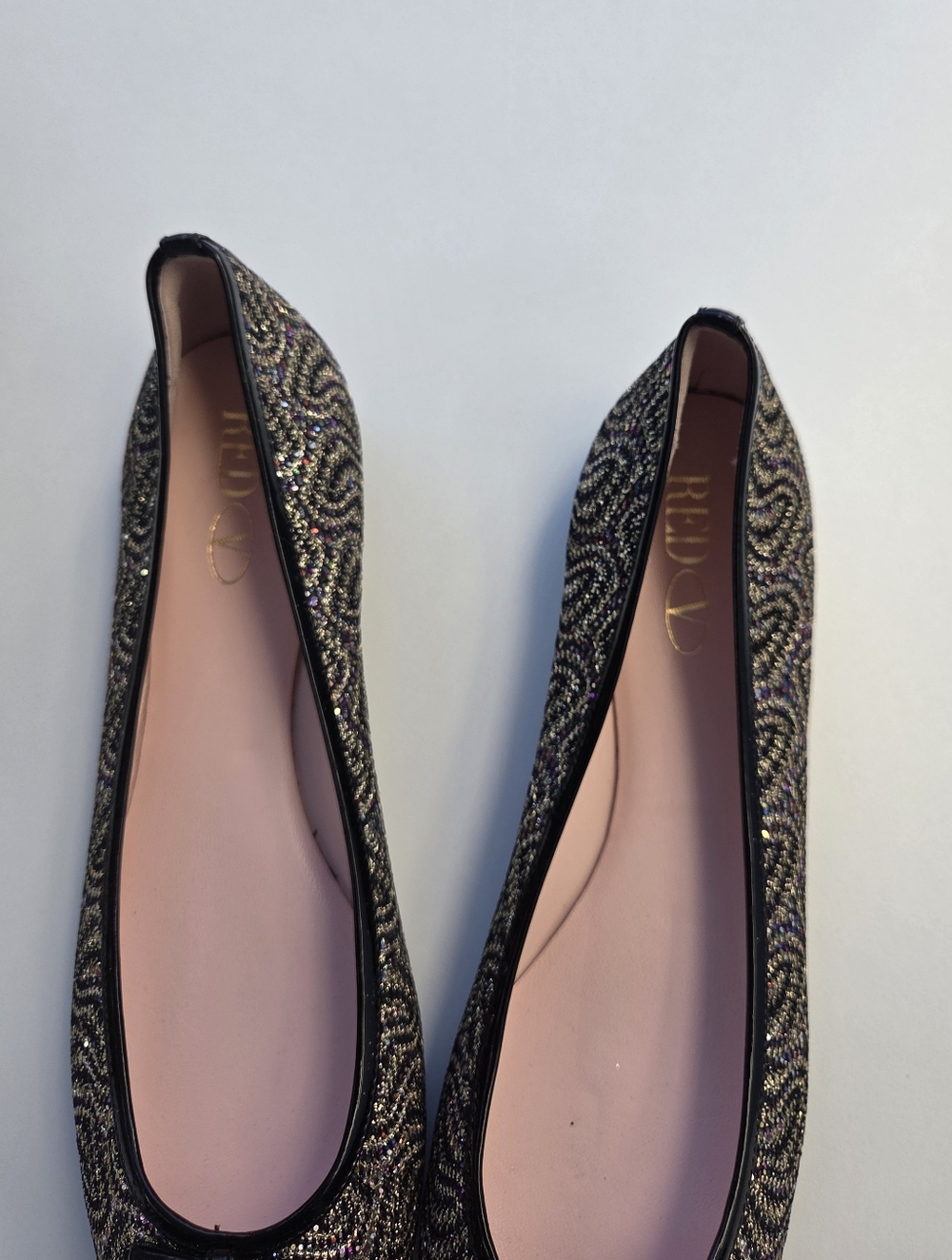 RED Valentino Black and Gold Glitter Embellished Ballet Flat - Picture 4 of 8